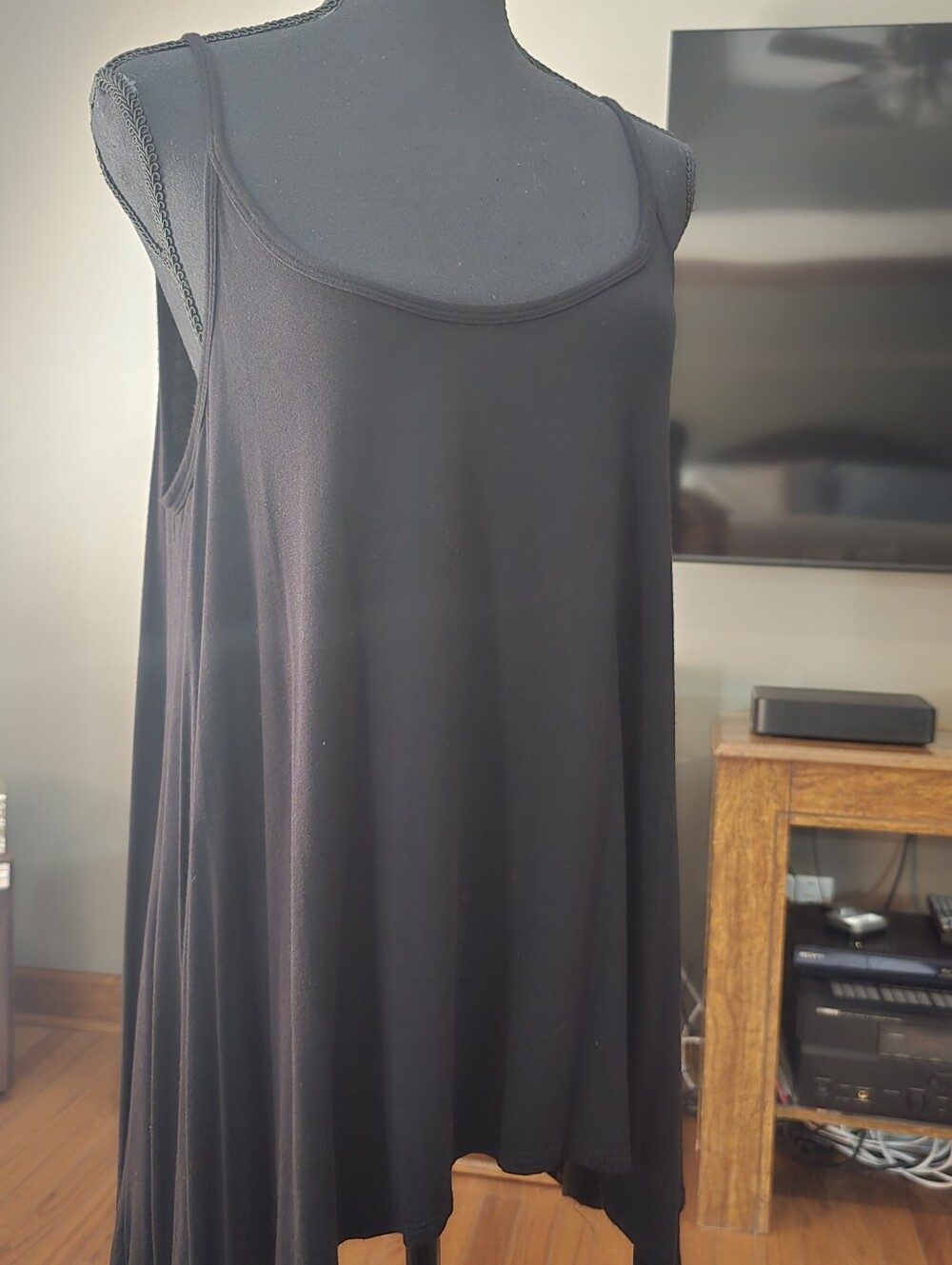 Flowy Black Sleeveless Swing Tank